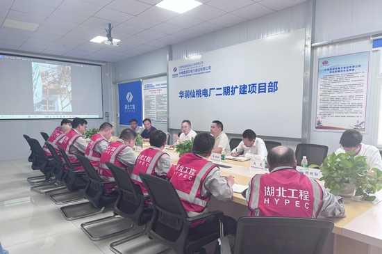 鄢来辉赴仙桃二期项目开展“四不两直”安全生产督导检查.jpg